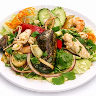 Yum Ruam Mit Talay (Seafood Salad)