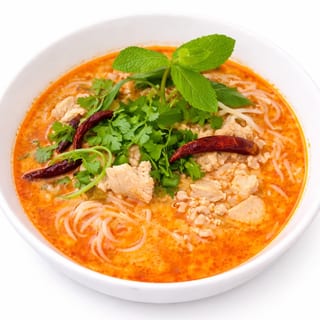 Kaopoon (Red Coconut Curry Noodle Soup)